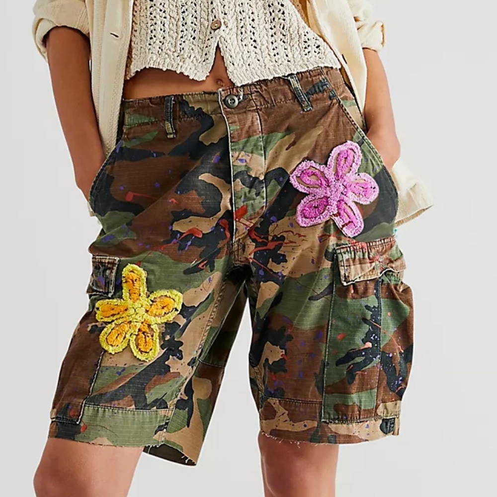FREE PEOPLE Tricia Fix SOLD OUT Camo shorts with Chenille Flowers NWOT - Medium